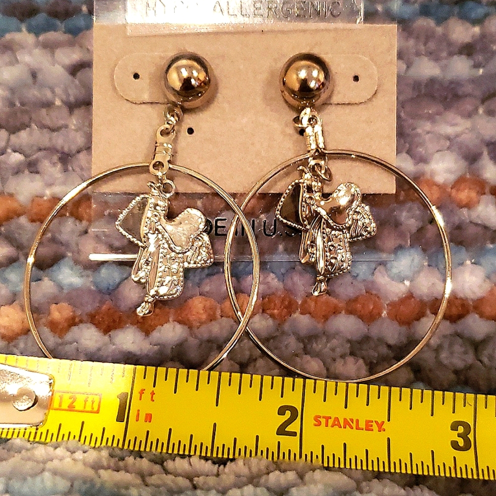 Western sadle hoop earings - Picture 2 of 2
